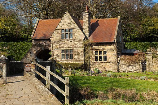 A picture showing a sample of a Rural house explaining the concept of Rural Real Estate in detail.   